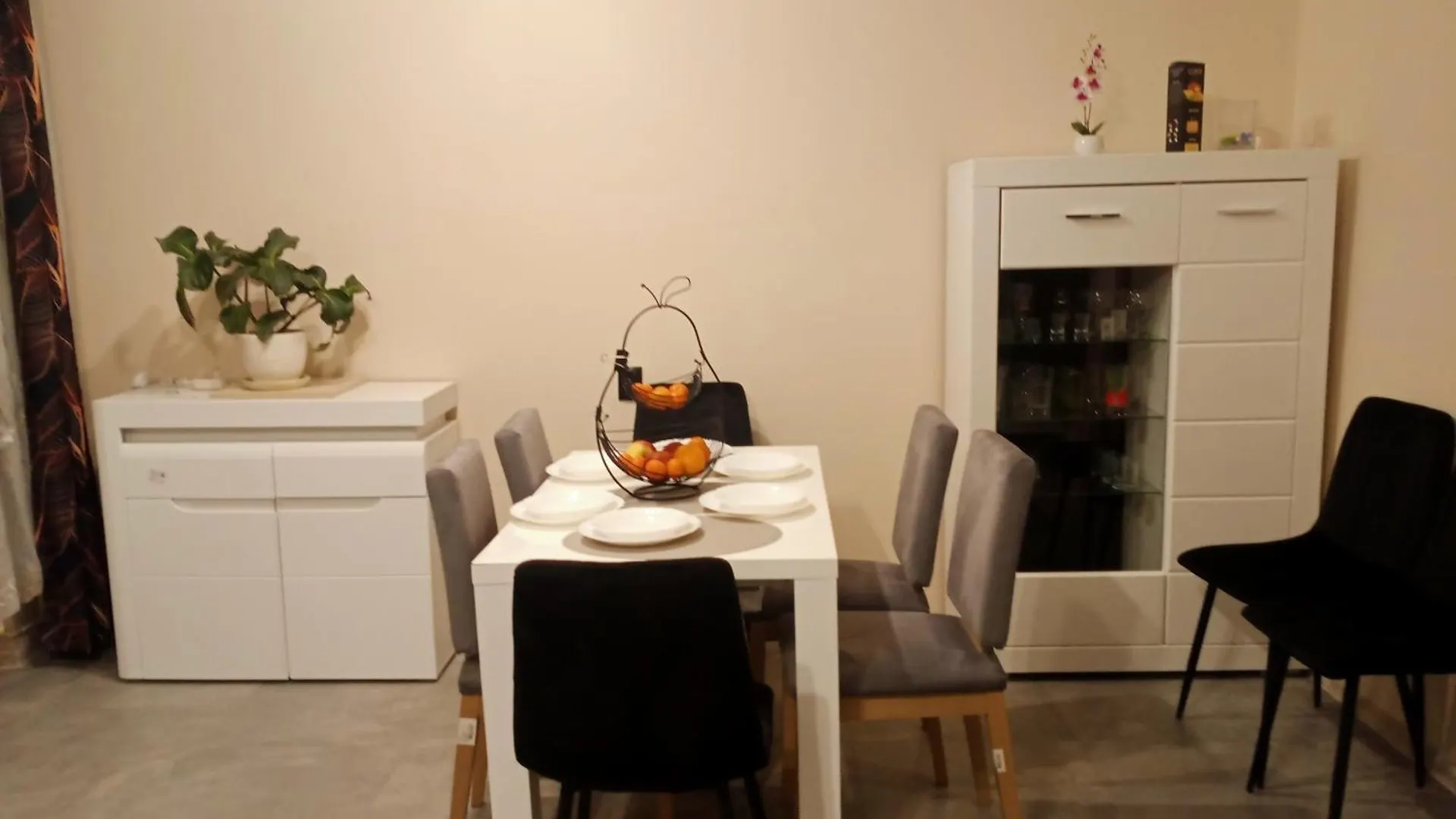Lägenhet Uroczy Apartament Kraków